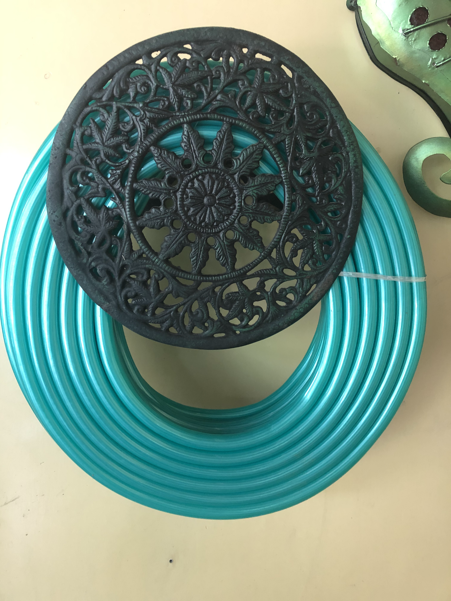 PIPE HANGER FOR TERRACE AND GARDEN DECOR