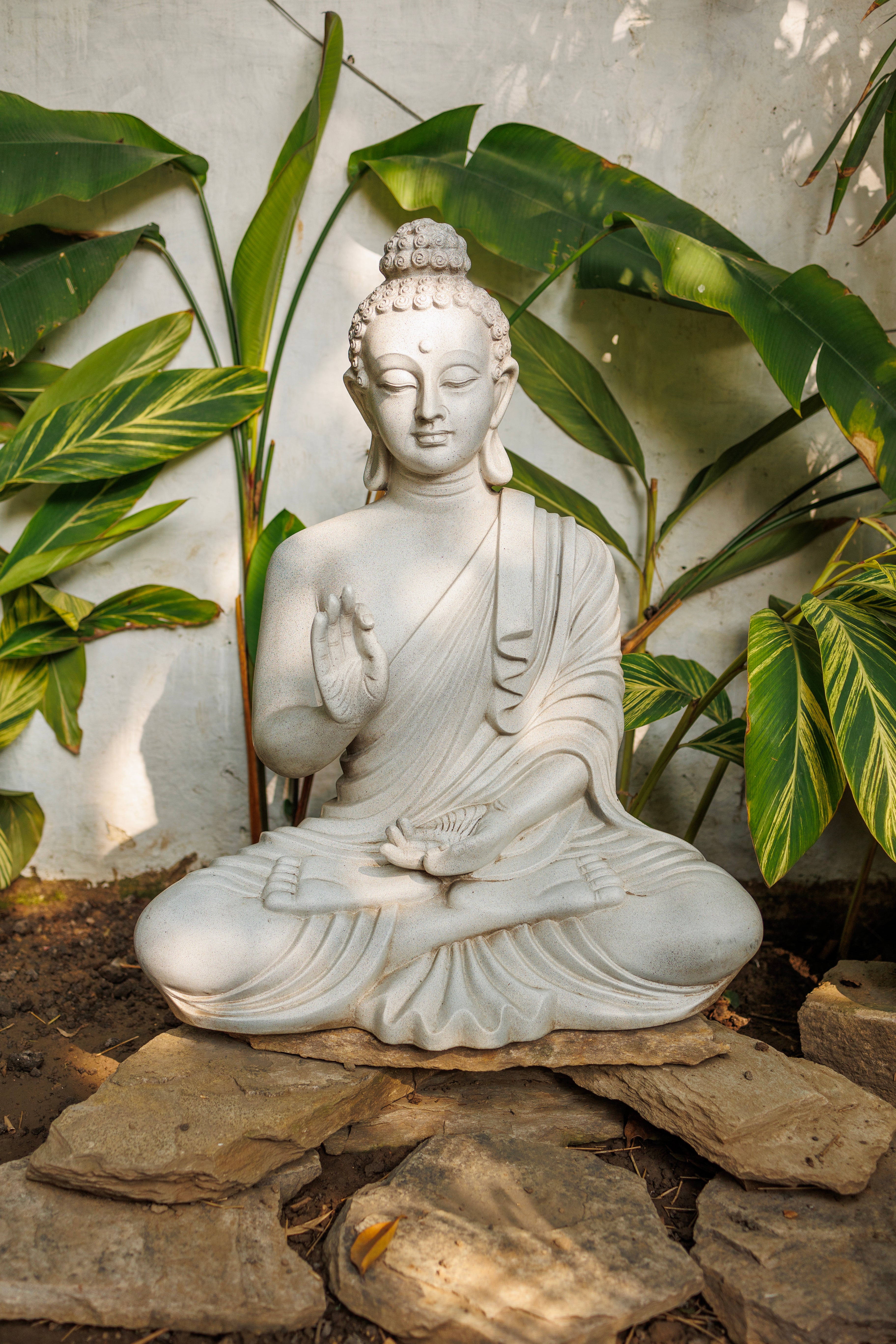 Buddha on sale garden statue