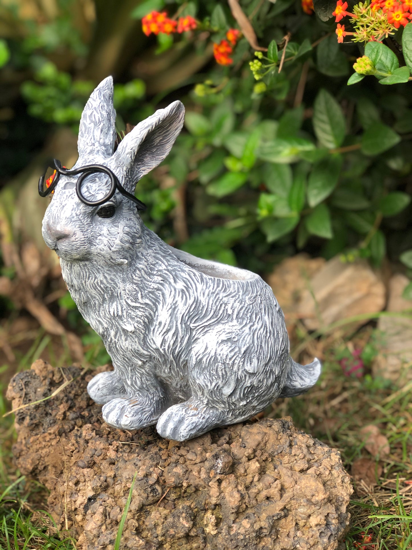 BUNNY ANIMAL PLANTER IN FIBRE