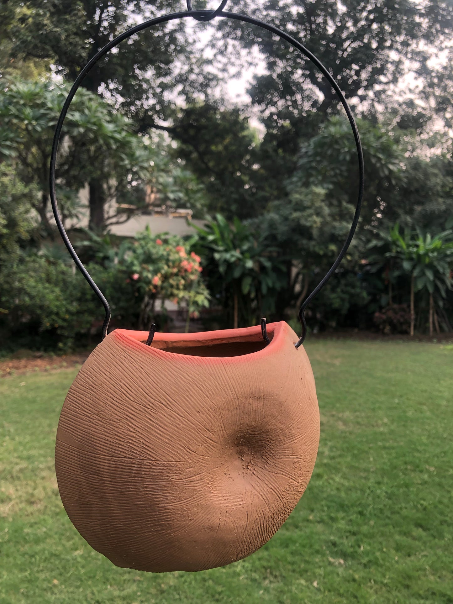 SHELL HANGING TERRACOTTA PLANTER POT